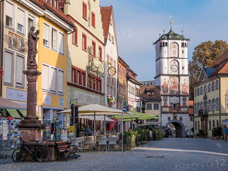 Herrenstrasse with Mariensaeule and Frauentor