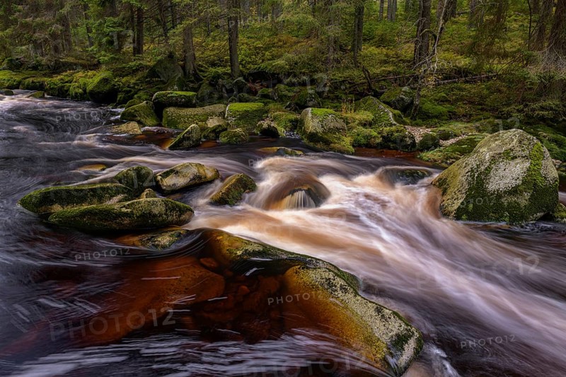 Autumn at the Vydra with huge boulders in the riverbed