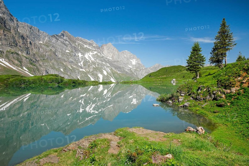 Trueebsee with view of Huetstock and Rotsandnollen