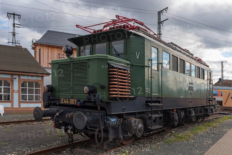 Electric locomotive of class