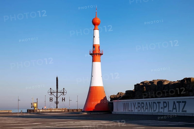 Willy-Brandt-Platz with lighthouse front light and semaphore