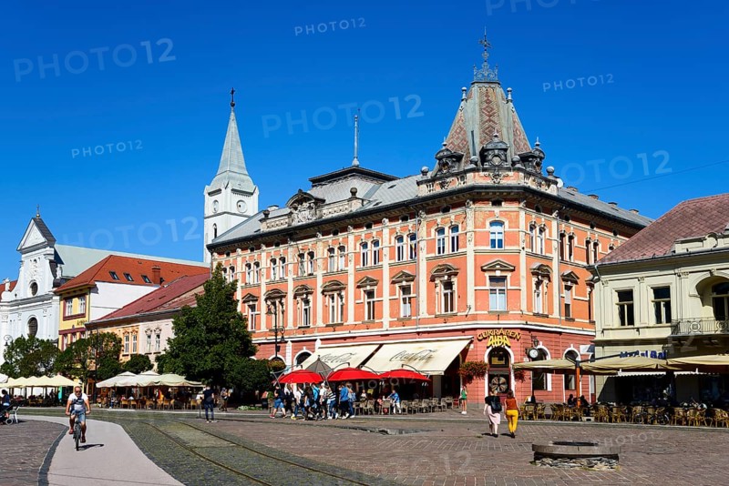 Andrassy House in the pedestrian zone