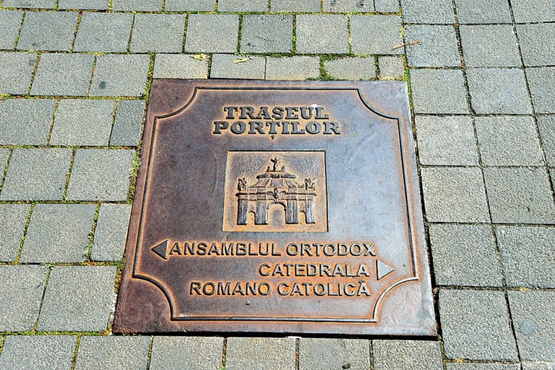 Metal base plate