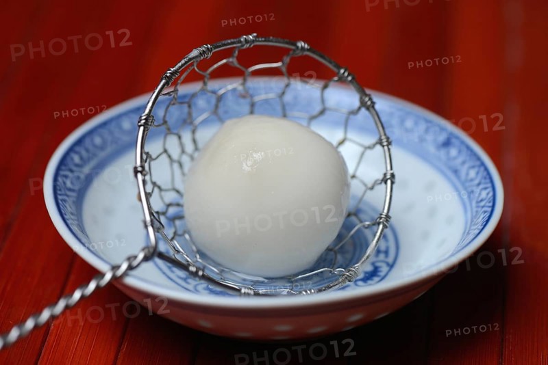 Boiled sticky rice balls