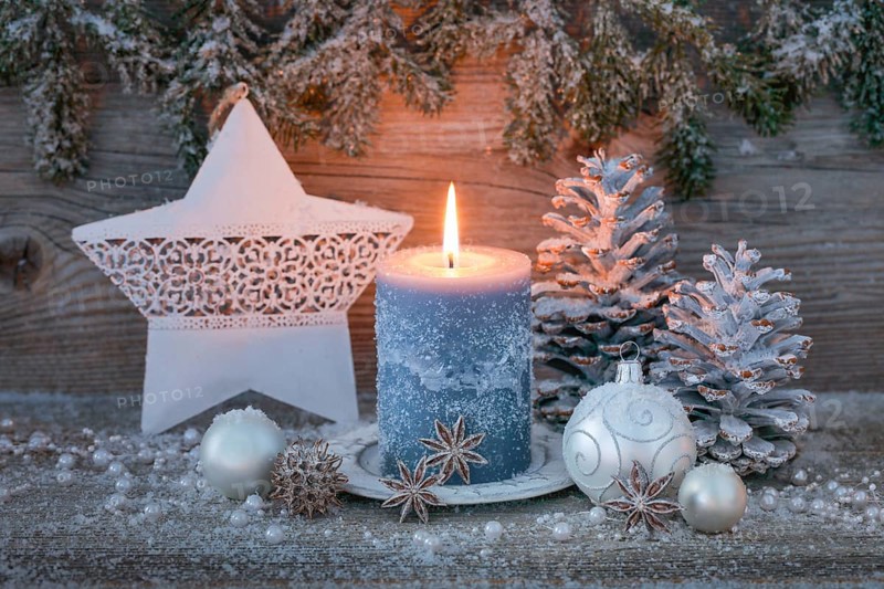 Natural Advent decoration with candle