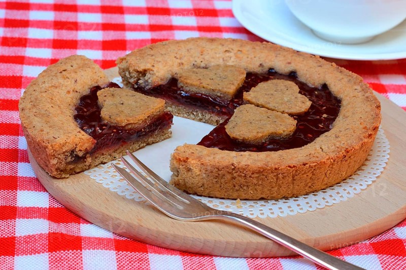 Linzertorte on wooden board