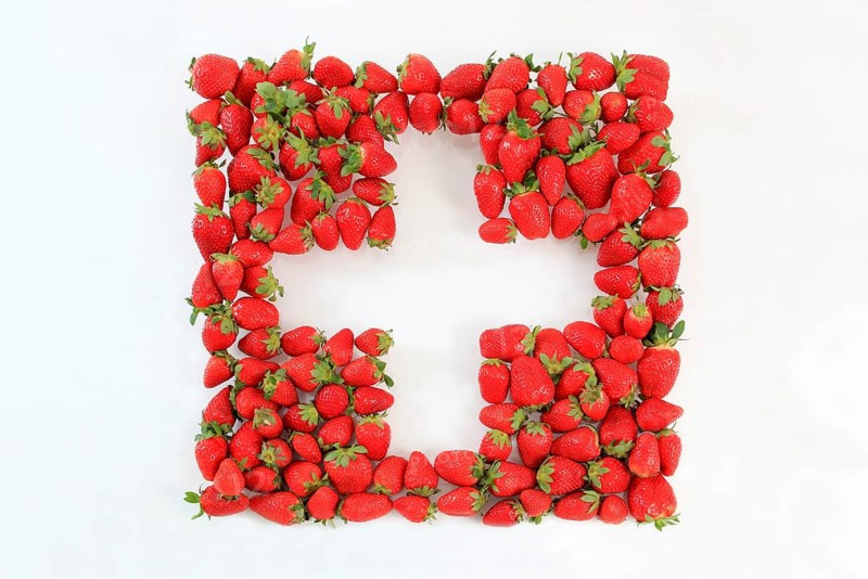 Strawberries in the shape of a Swiss cross