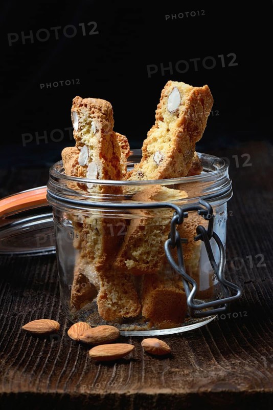 Cantucci in glass