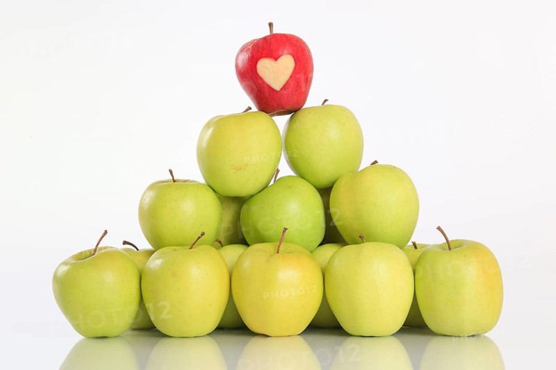 Pyramid from apples