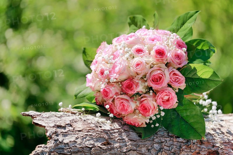 Bouquet on wooden board