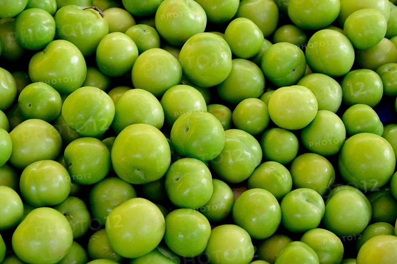 Mirabelle plums