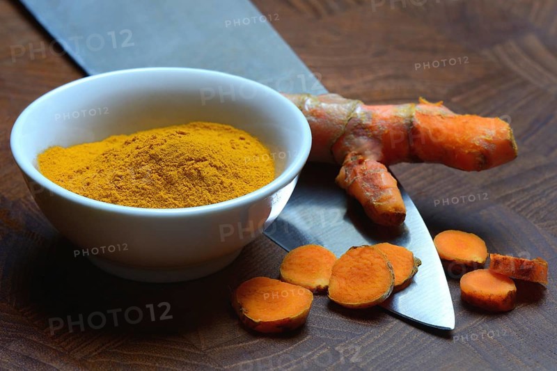 Turmeric powder and turmeric root