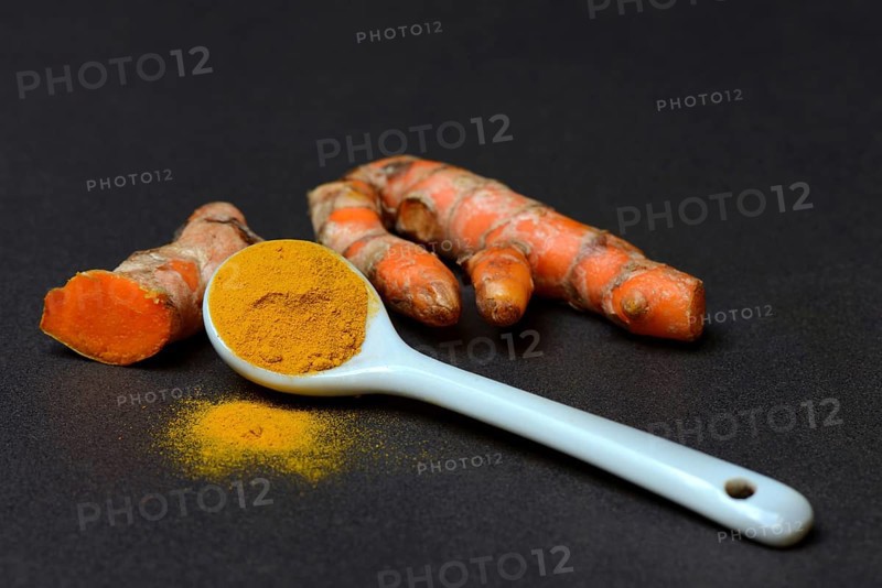 Turmeric powder and turmeric root
