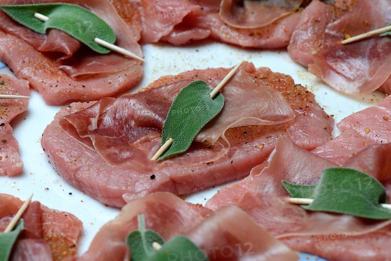 Preparation of Saltimbocca alla romana