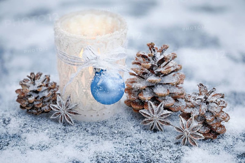 Natural outdoor Advent decoration with ice and snow