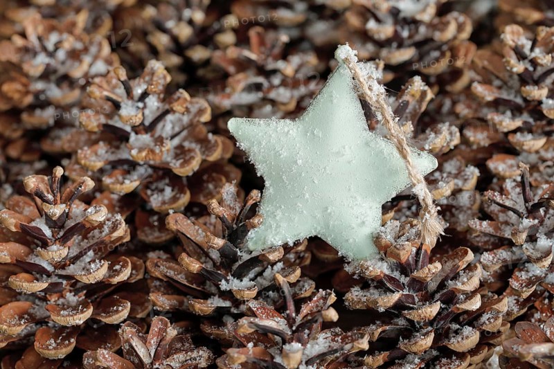Natural Advent decoration with star