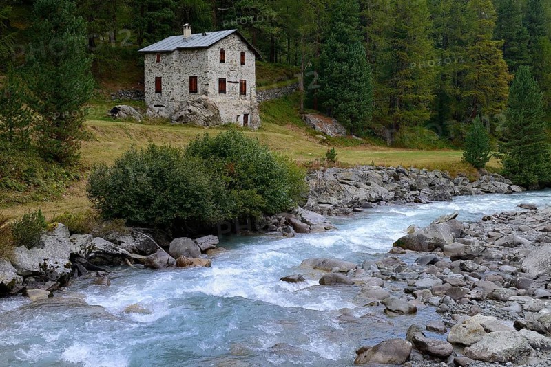 Val Roseg with river Ova da Roseg