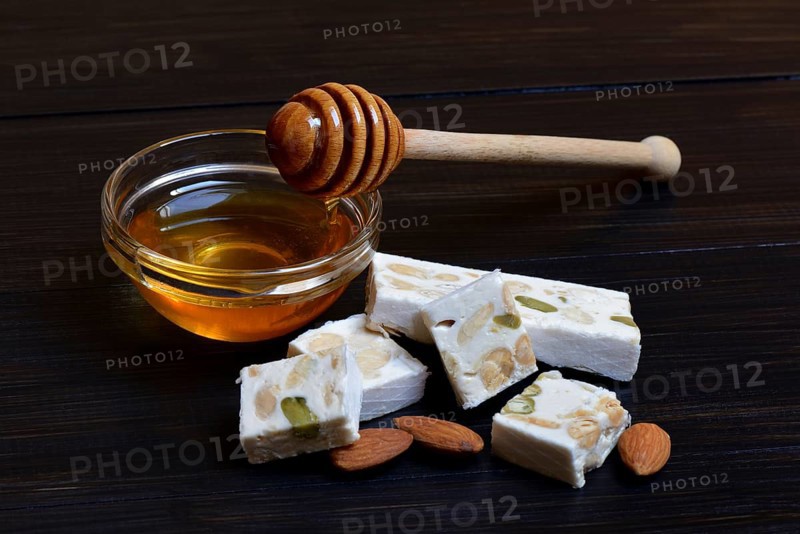 Nougat with almonds and honey