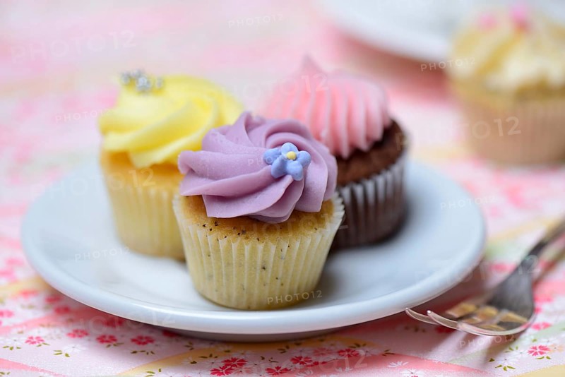 Mini-Cupcakes on plates