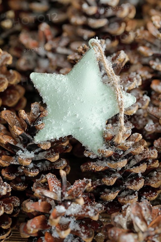 Natural Advent decoration with star