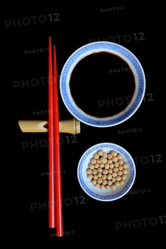 Sojasauce and Soya beans