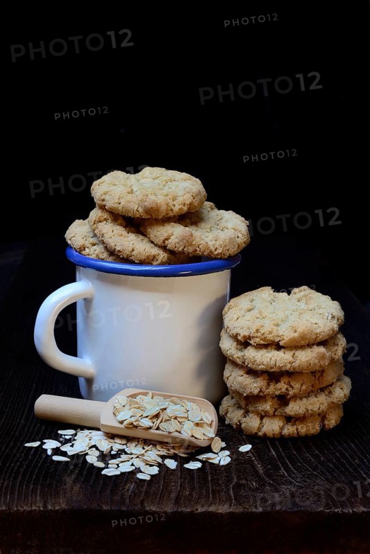 Oatmeal biscuits in cup and oatmeal