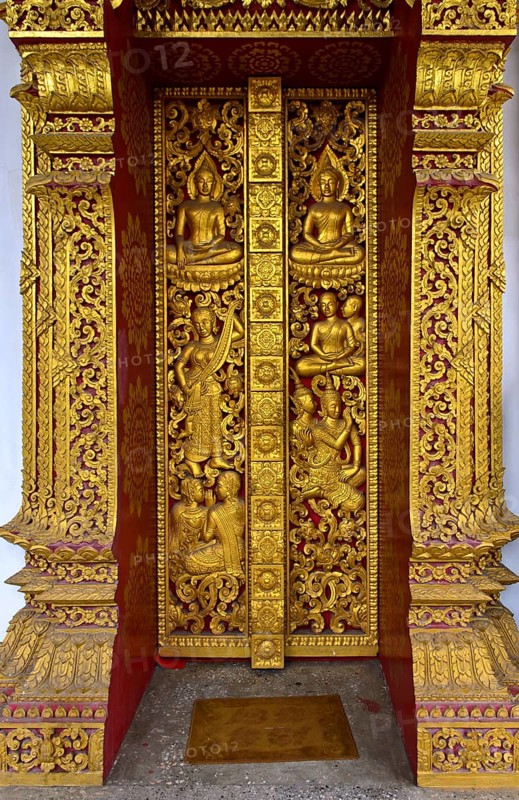 Entrance portal with gilded carvings