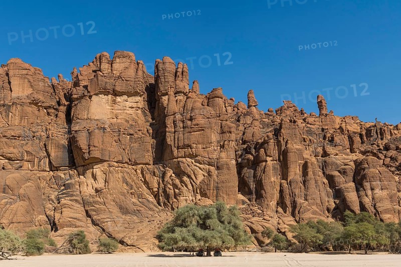 Rock wall at Guelta d'Archei waterhole