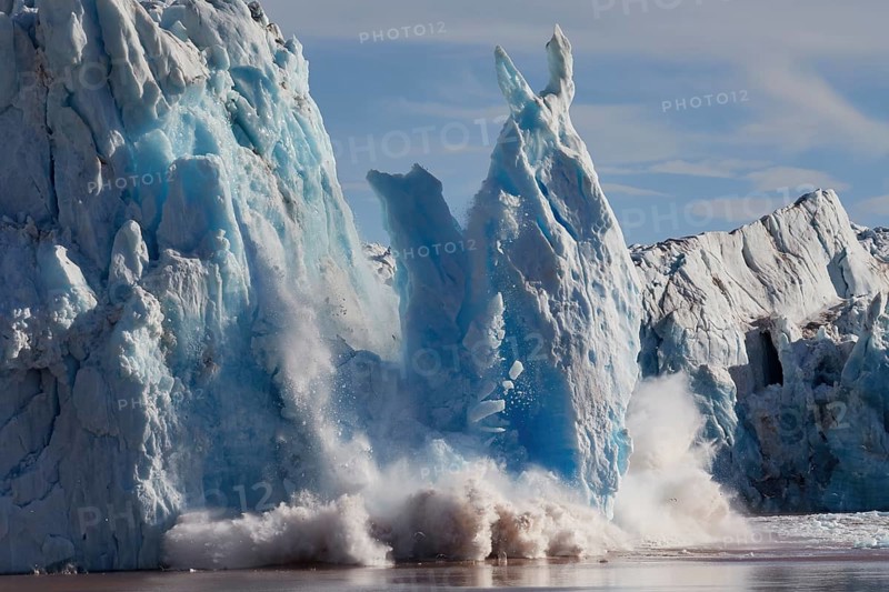 Glacier break at Kronebreen