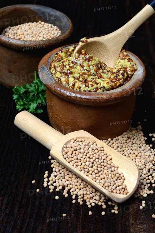 Coarse-grained Dijon mustard in pots