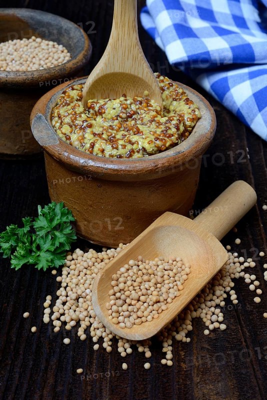 Coarse-grained Dijon mustard in pots