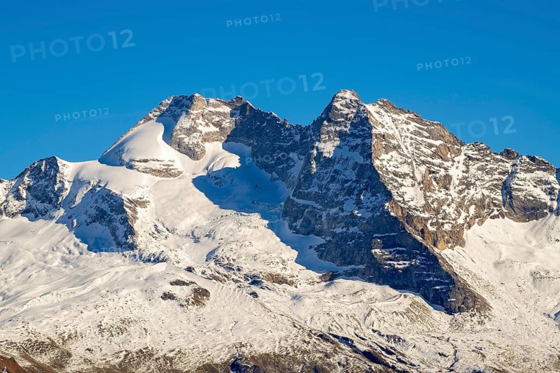 Olperer and Fussstein with first snow in autumn
