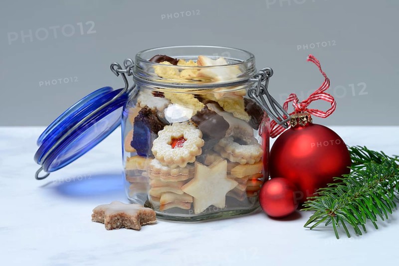 Glass container with Christmas cookies