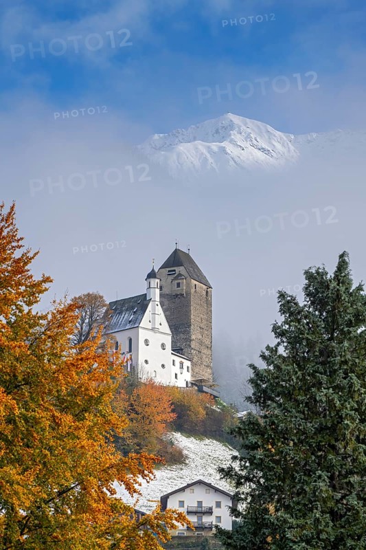 Freundsberg Castle in autumn