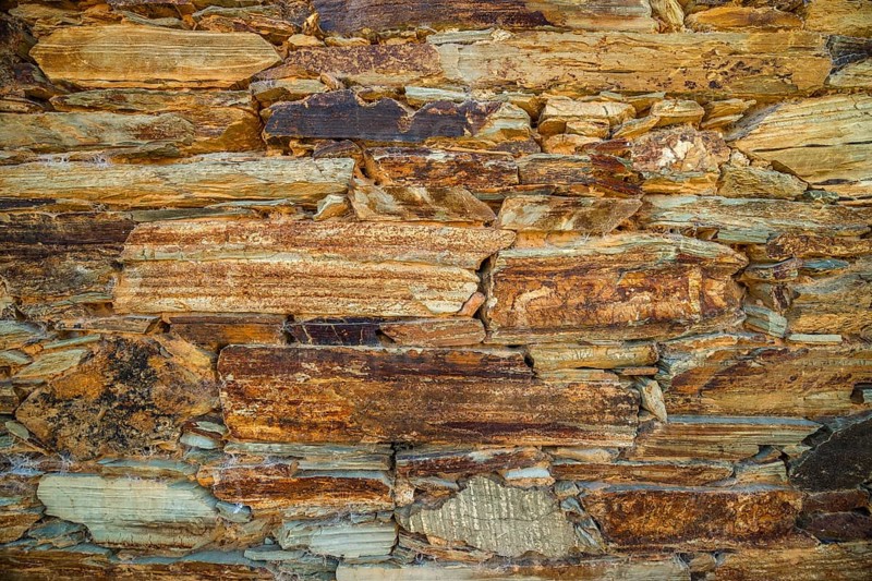 Traditional schist pattern of the wall in Douro River Valley