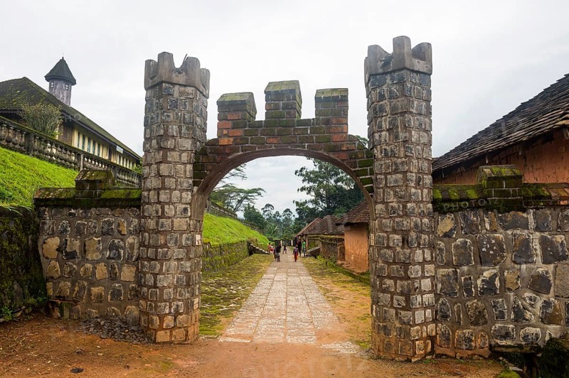Entrance to FonÂ´s palace