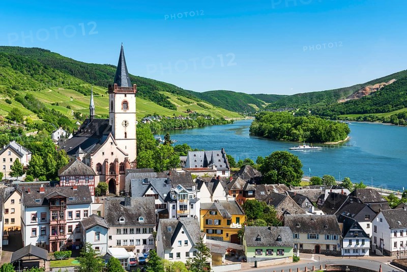 View of Lorch on the Rhine with St. Martin's Church