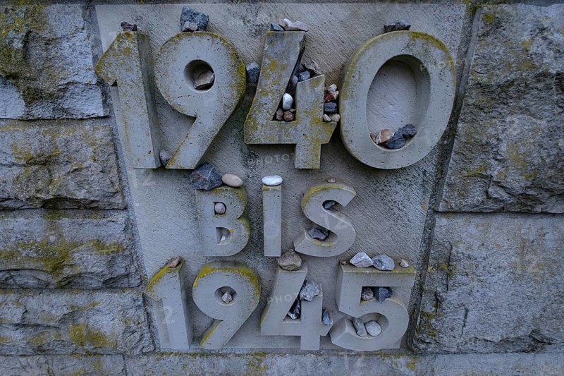 Memorial stone
