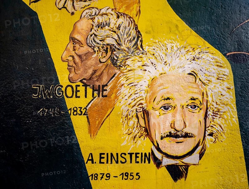 Graffiti Justitia with Goethe and Einstein