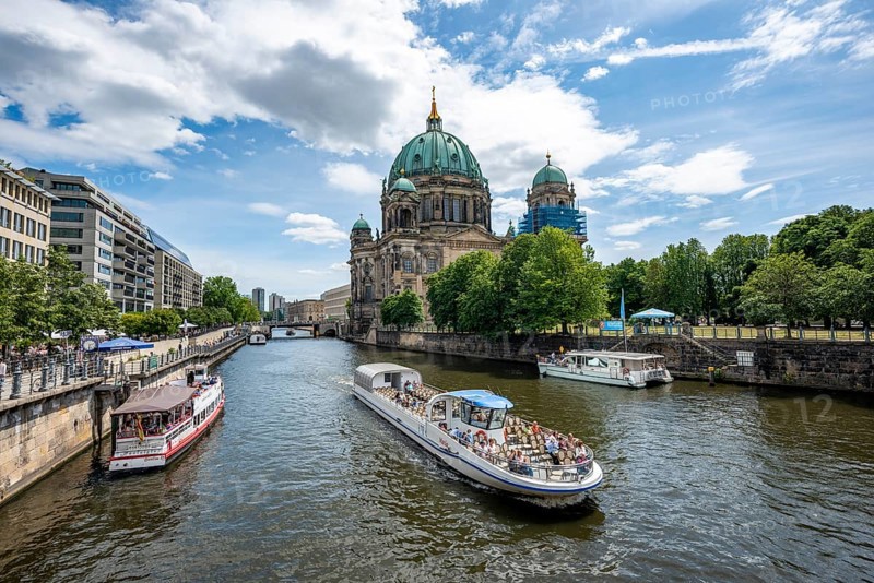 Excursion boats on the Spree with Berlin Cathedral