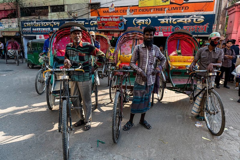 Rickshaw drivers in the bazaar