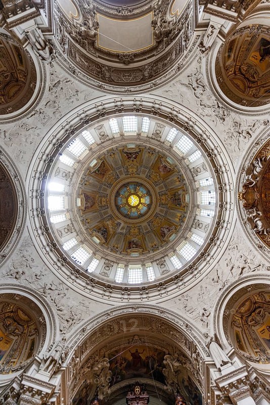 Dome with cupola windows