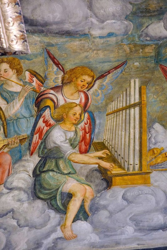 Fresco of angels playing music
