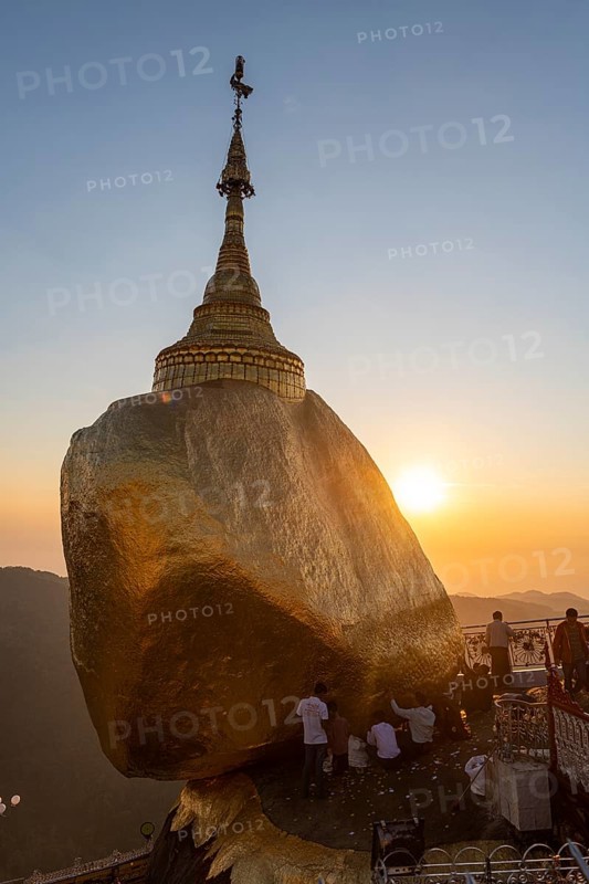 Kyaiktiyo Pagoda