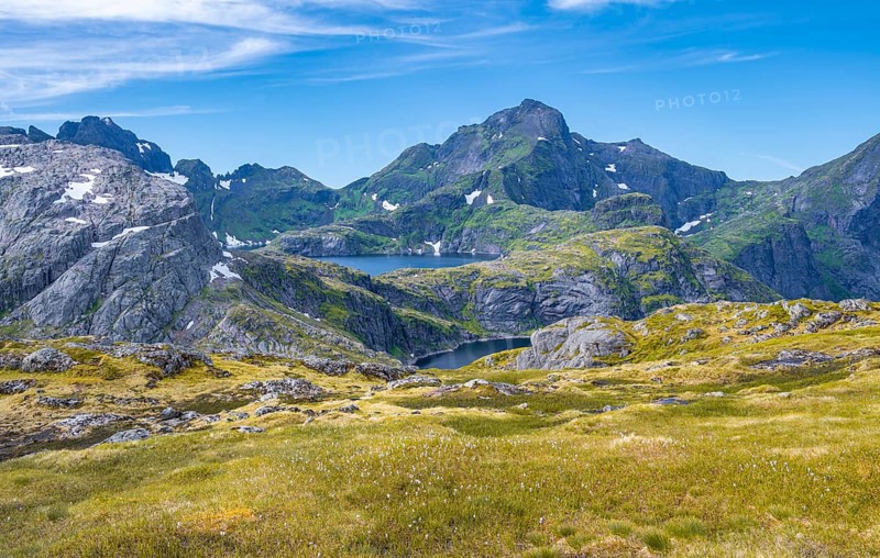Lake Tennesvatnet and Krokvatnet