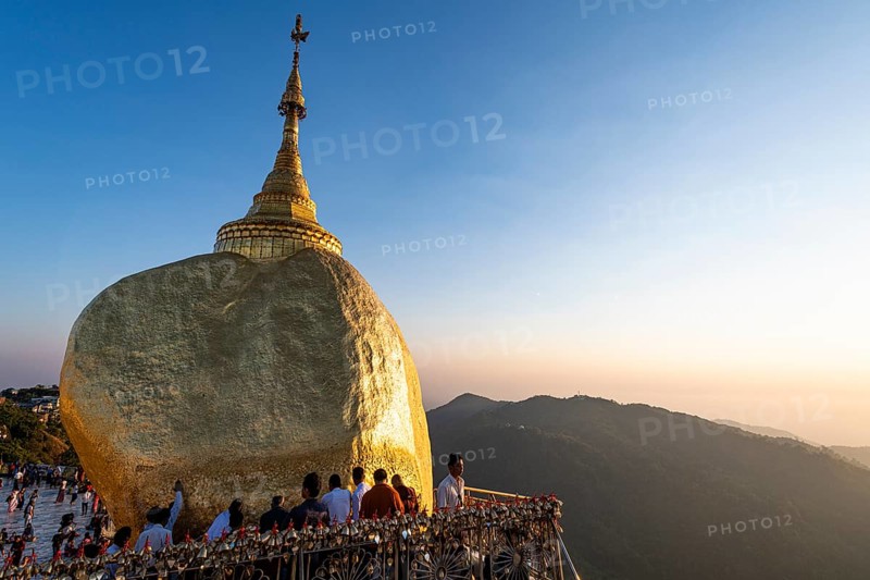 Prayers at the Kyaiktiyo Pagoda