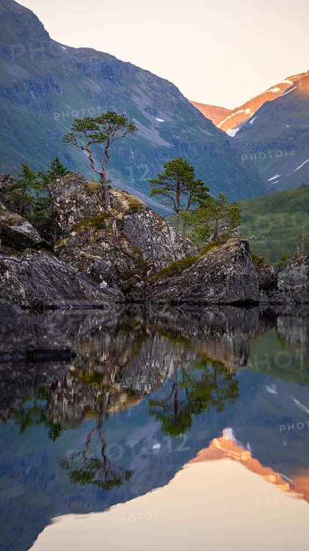 Evening atmosphere at the lake Innerdalsvatna