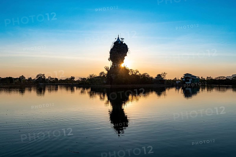 Backlight of the Kyauk Kalap pagoda