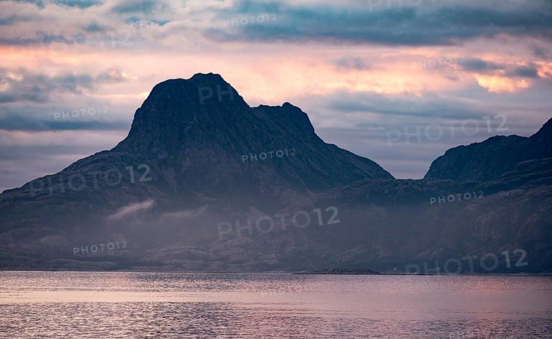 Evening mood over the ocean