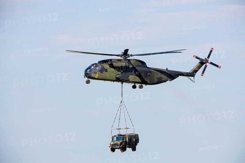 Bundeswehr helicopter with a truck